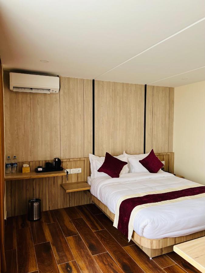 Hotel Black Diamond - Transit Point Inside Hotel 加德满都 外观 照片